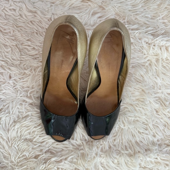 Giuseppe Zanotti Peep Toe Gold Black Patent leather Stiletto Pump SZ 37.5 B sexy - Picture 2 of 13
